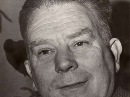 Walter Krumbach, Foto Anne Tausch (Familienfoto) [CC BY-SA 3.0 de], via Wikimedia Commons