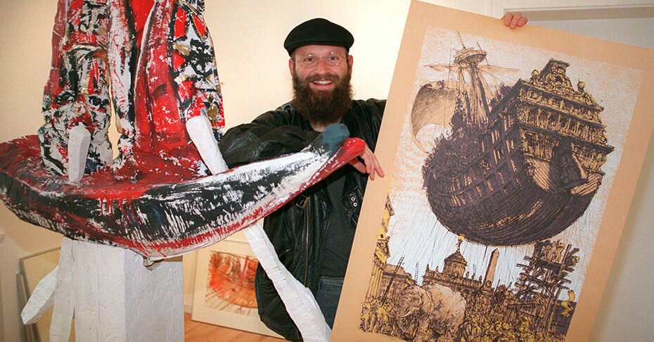 "Narrenschiff" Das "Luftschiff" (l) und die Grafik "Narrenschiff" sind zwei Arbeiten aus der Ausstellung "Ein preußisches Narrenschiff", die der Grafiker Rainer Ehrt aus Kleinmachnow ab Mittwoch (4.12.96) in der Brandenburgischen Landeszentrale für politische Bildung in Potsdam zeigt. Zu sehen sind Holzarbeiten, Zeichnungen und satirische Grafiken mit literarischen und historischen Bezügen zum Thema Preußen. Entstanden sind die Arbeiten seit 1990; Rainer Ehrt zeigt sie zum ersten Male komplett. ZB FUNKREGIO OST | Verwendung weltweit